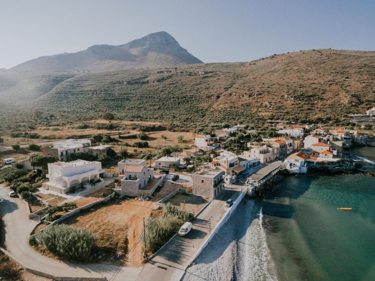 George Seafront Suites Neo Oitilo Bagian luar foto