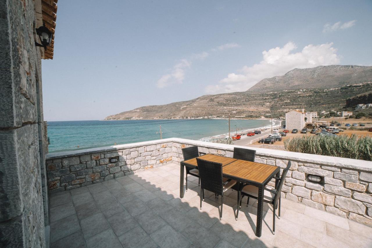 George Seafront Suites Neo Oitilo Bagian luar foto